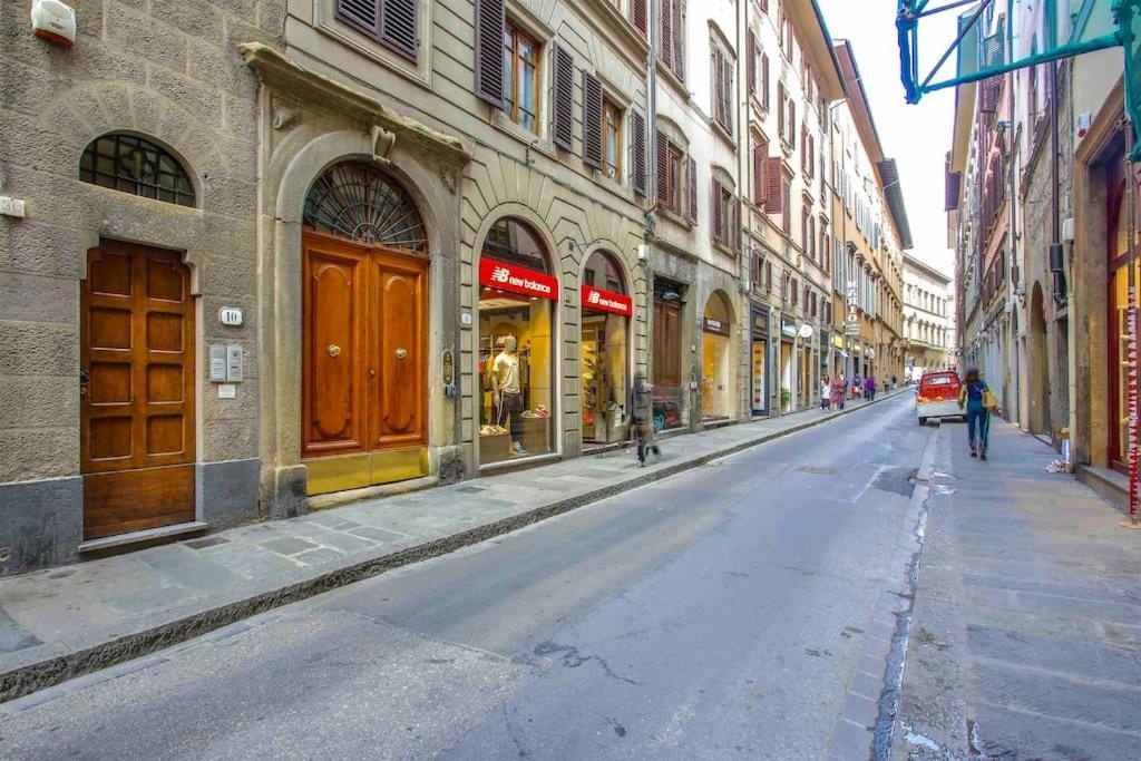 “Gem In Luxurious Street” Wi-Fi Apartment Florence Exterior photo